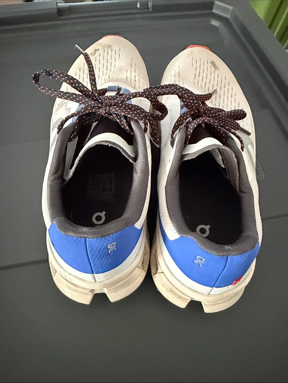 Women's Athletic Running Sneakers in Beige with Blue Accents